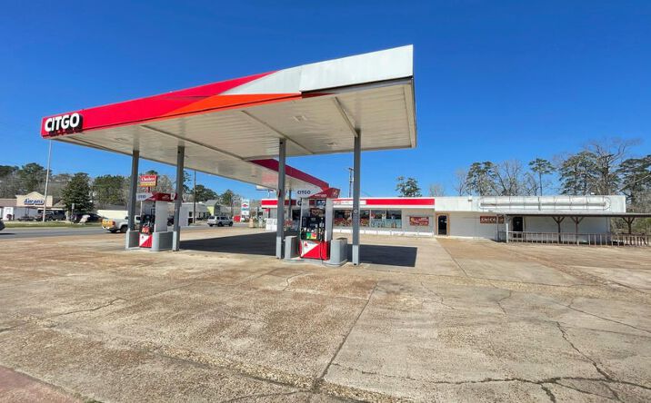 Pictures of Retail property located at 1701 S 5th St, Leesville, LA 71446 for sales - image #1