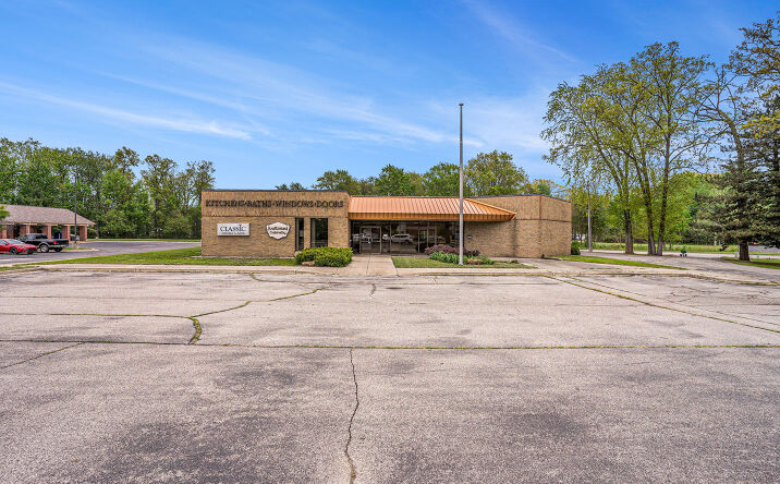 Pictures of Office, Retail property located at 392 136th Ave, Holland, MI 49424 for sales - image #1