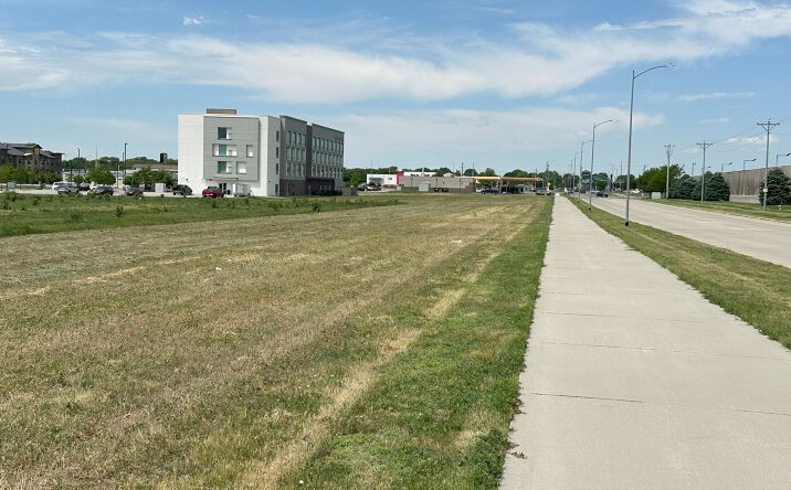 Pictures of Land property located at 33rd Street, Hastings, NE 68901 for sales - image #1