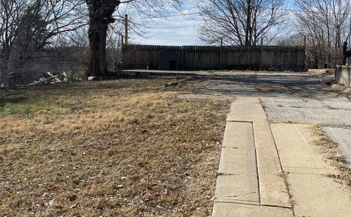 Pictures of Land property located at 3417 Chestnut Avenue, Kansas City, MO 64128 for sales - image #1