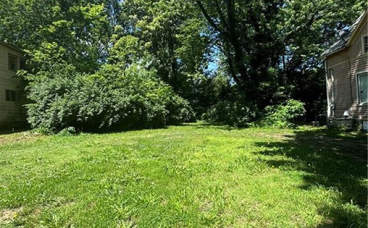 Pictures of Land property located at 2014 Agnes Avenue, Kansas City, MO 64127 for sales - image #1
