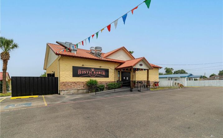 Pictures of Retail property located at 1015 S International Boulevard, Weslaco, TX 78596 for sales - image #1