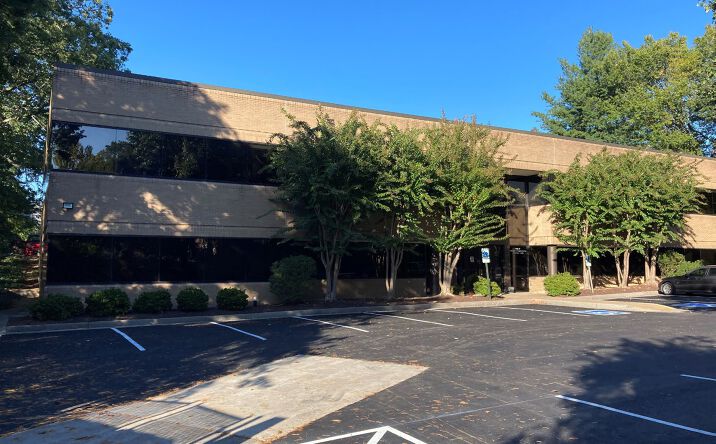 Pictures of Office property located at 8917 Fargo Rd, Richmond, VA 23229 for sales - image #1