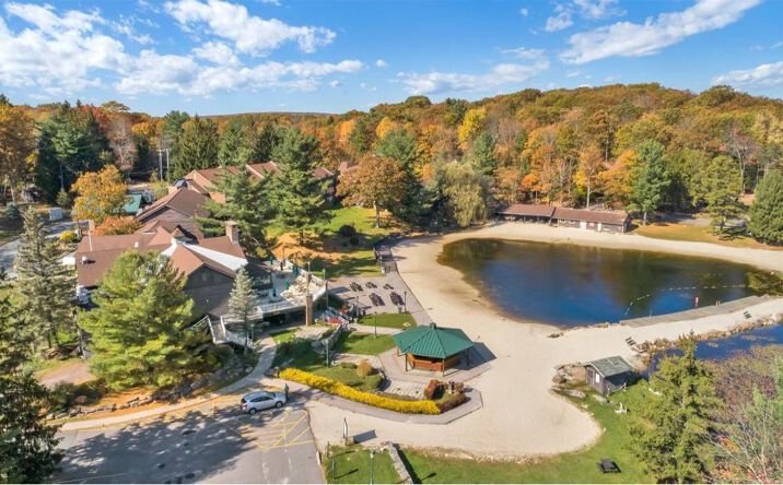 Pictures of Hospitality property located at 428 Moseywood Rd, Lake Harmony, PA 18624 for sales - image #1