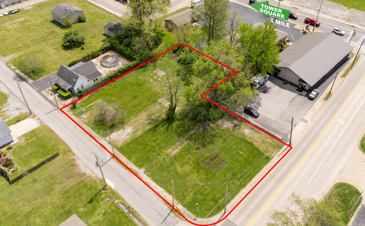 Pictures of Land property located at 107 N Carbon St, Marion, IL 62959 for sales - image #1