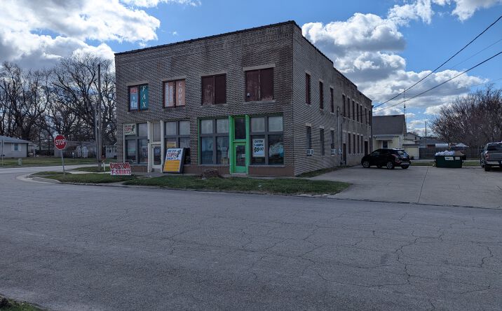Pictures of Industrial, Office, Retail property located at 701 N 22nd St, Mattoon, IL 61938 for sales - image #1