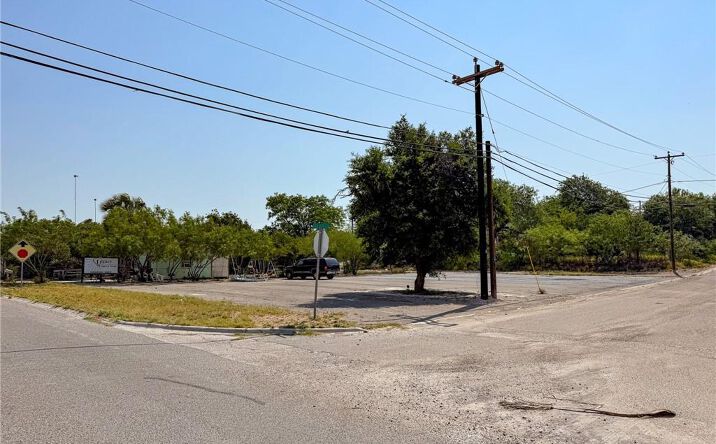 Pictures of Land, Multifamily property located at Lot 11 & 12 N San Antonio Street, Rio Grande City, TX 78582 for sales - image #1