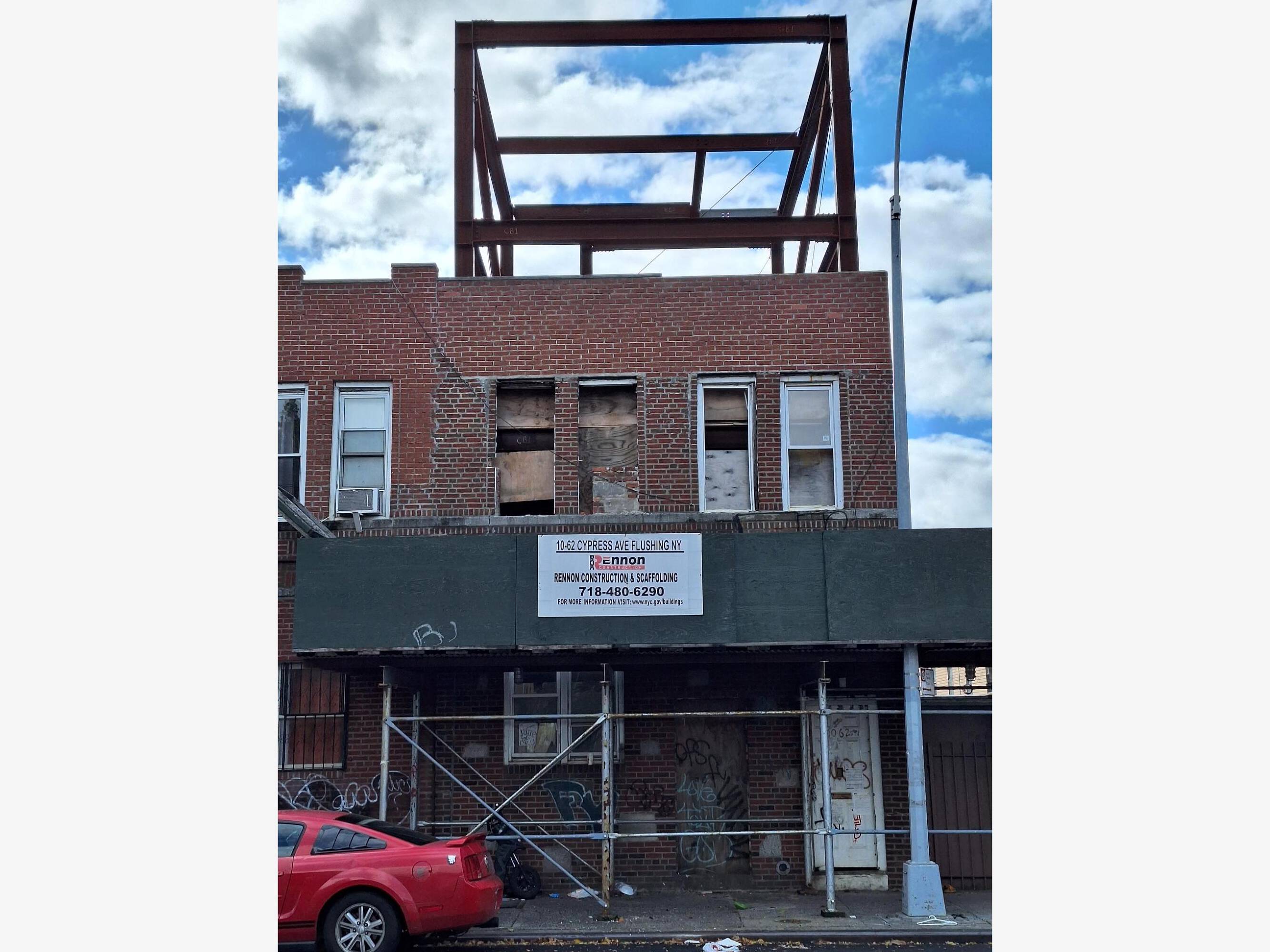 10-62 Cypress Ave  