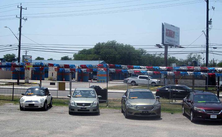 Pictures of Retail property located at 3754 Pleasanton Rd, San Antonio, TX 78221 for sales - image #1