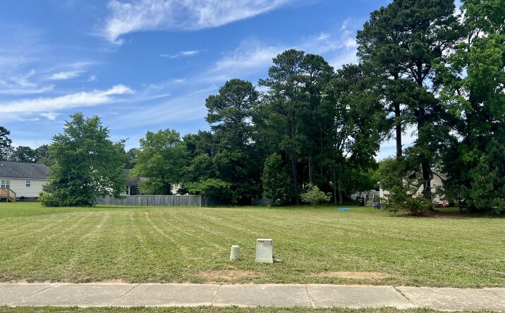 Pictures of Office property located at 113 Butternut Ln, Clayton, NC 27520 for sales - image #1
