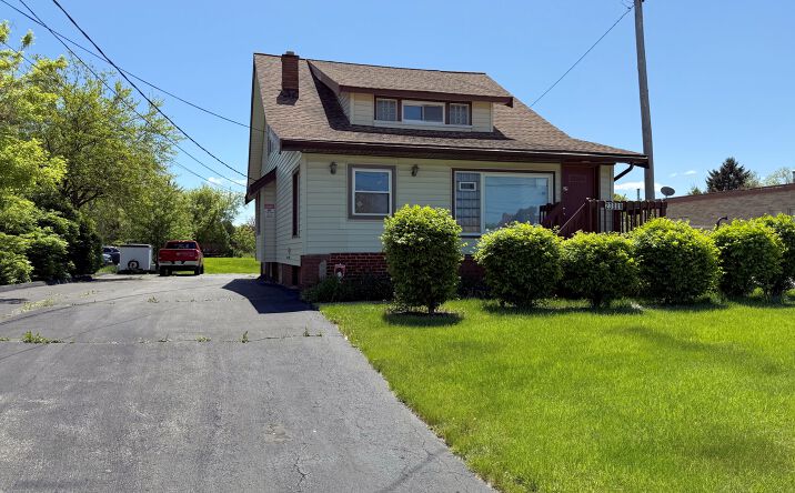 Pictures of Office, Retail property located at 23889 Lorain Rd, North Olmsted, OH 44070 for sales - image #1