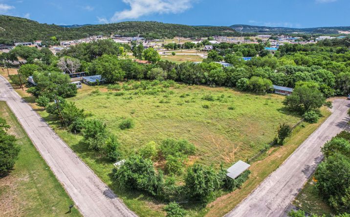 Pictures of Land, Mixed Use, Multifamily, Special Purpose property located at 201 Oak Dr, Canyon Lake, TX 78132 for sales - image #1