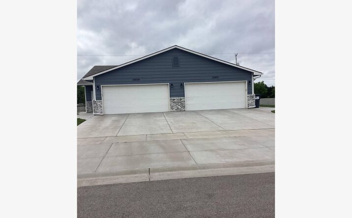 image of property at 10614 E CONIFER ST Wichita KS 67207-7603