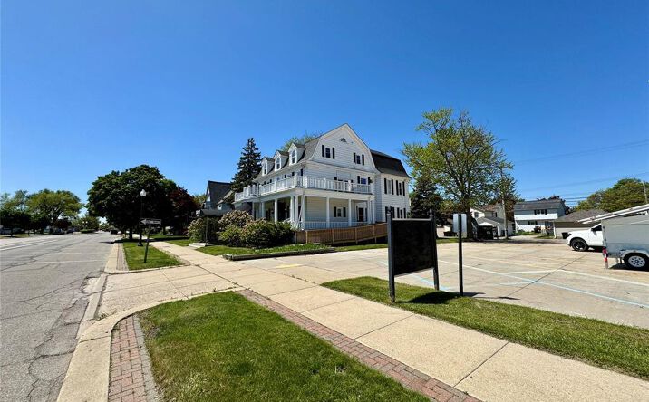Pictures of Retail, Office property located at 2156 W Jefferson Ave, Trenton, MI 48183 for sales - image #1