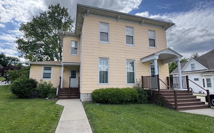 Pictures of Multifamily property located at 329 S Marshall Street, Burlington, IA 52601 for sales - image #1