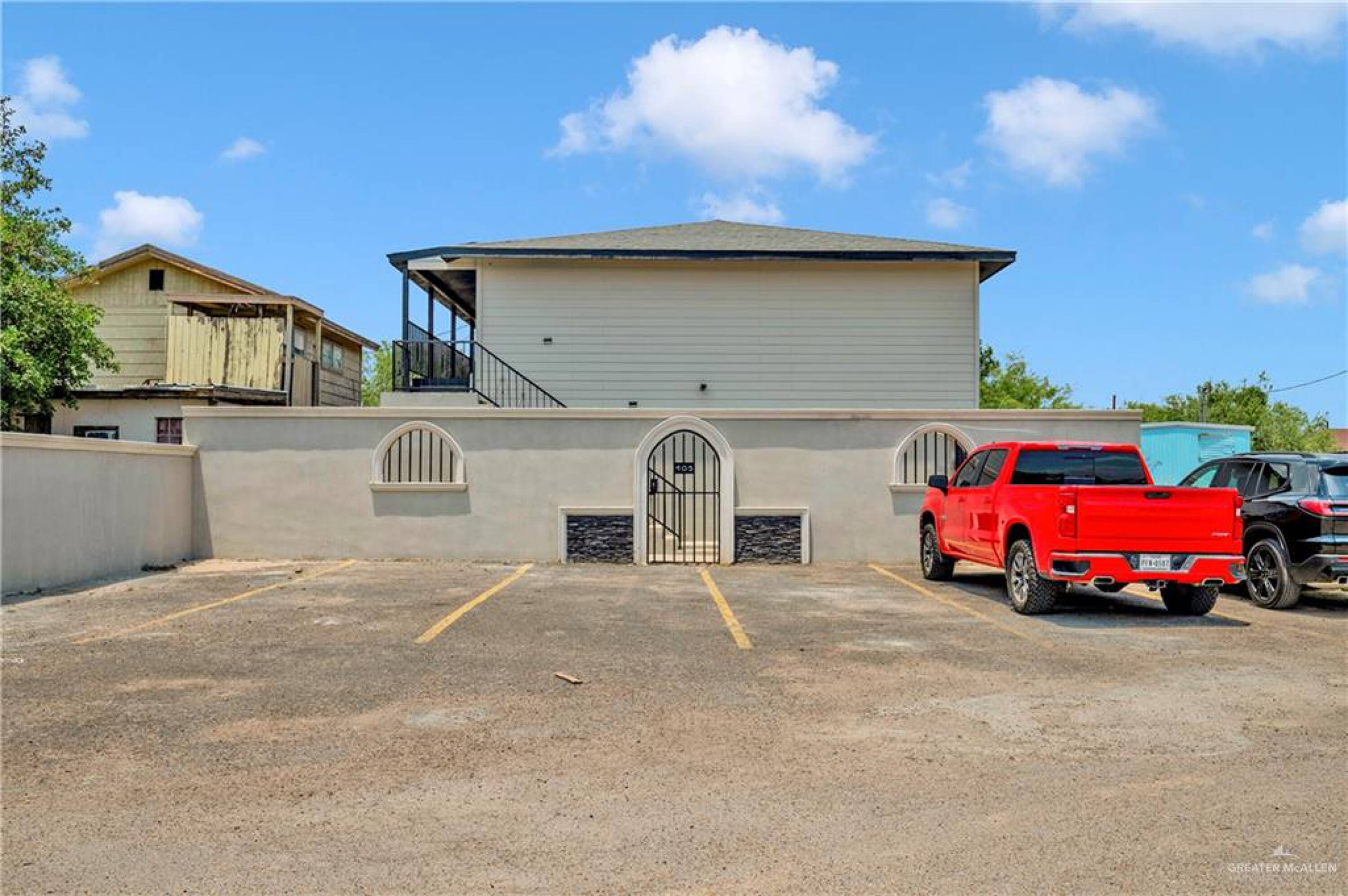 405 E Guerra St  