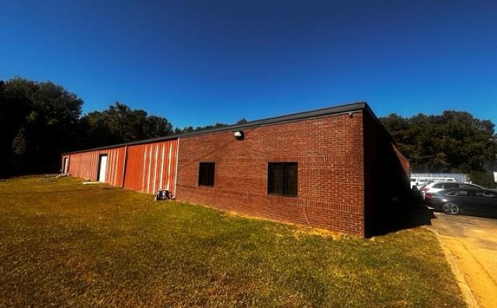 Pictures of Industrial property located at 2305 Varkel Way, Lithonia, GA 30058 for sales - image #1