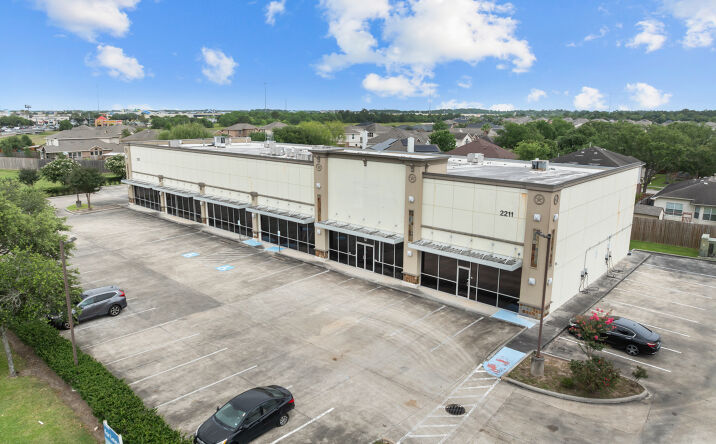 Pictures of Office property located at 2211 FM 646 Rd, Dickinson, TX 77539 for sales - image #1