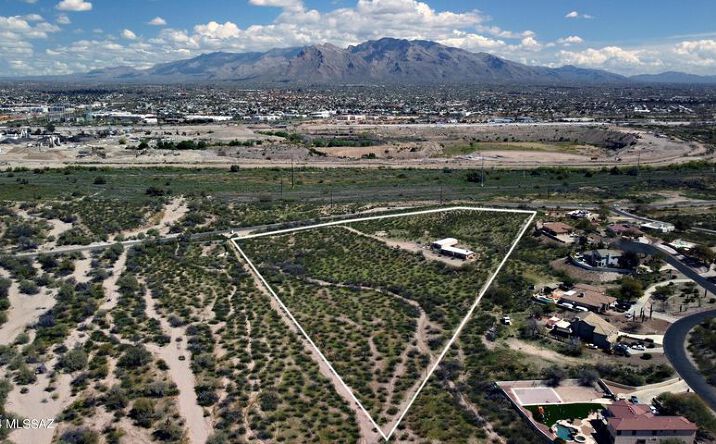 Pictures of Land property located at 6055 N Silverbell, Tucson, AZ 85743 for sales - image #1
