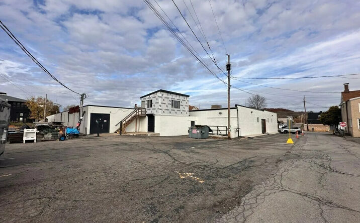Pictures of Retail, Industrial property located at 201 Grand Ave, Mars, PA 16046 for sales - image #1