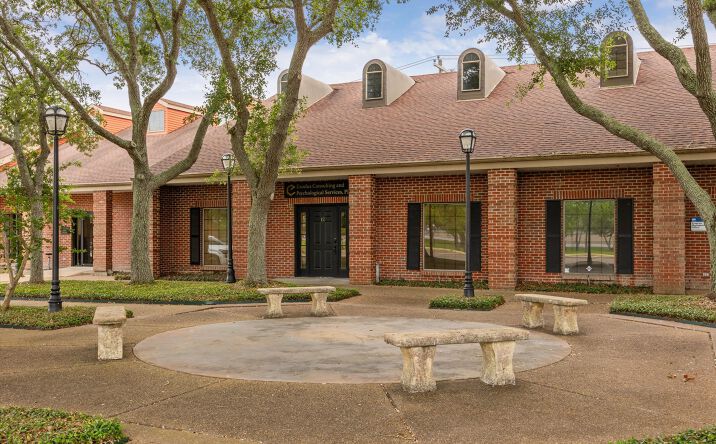 Pictures of Office property located at 1501 N Amburn Rd, Texas City, TX 77591 for sales - image #1