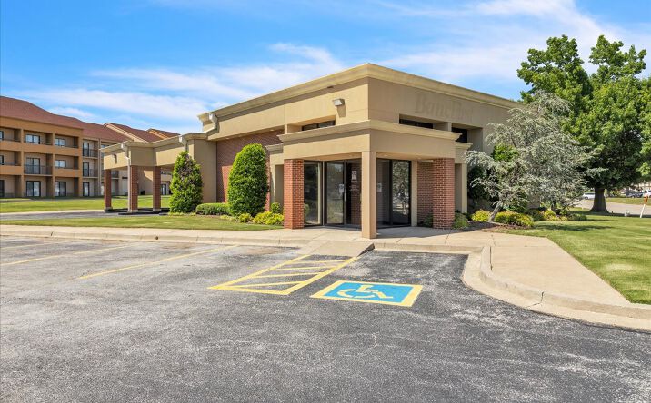 Pictures of Office, Retail property located at 809 Cornell Pkwy, Oklahoma City, OK 73108 for sales - image #1