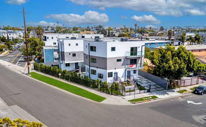 Pictures of Multifamily property located at 1636 S Longwood Ave, Los Angeles, CA 90019 for sales - image #1