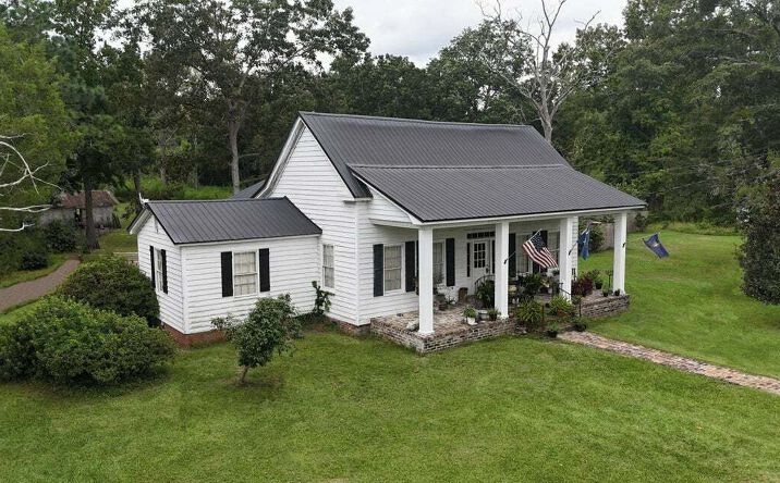 Pictures of Hospitality property located at 106 Church Street, Reevesville, SC 29471 for sales - image #1