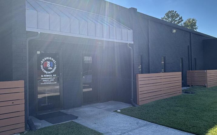 Pictures of Mixed Use, Special Purpose, Industrial, Office, Retail property located at 622 Old Trolley Road Ste 110, Summerville, SC 29485 for sales - image #1