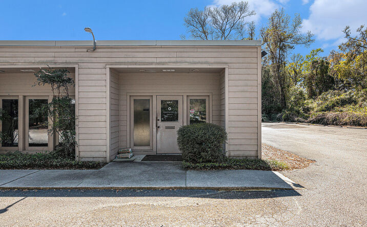Pictures of Office property located at 21 Gamecock Avenue # D, Charleston, SC 29407 for sales - image #1