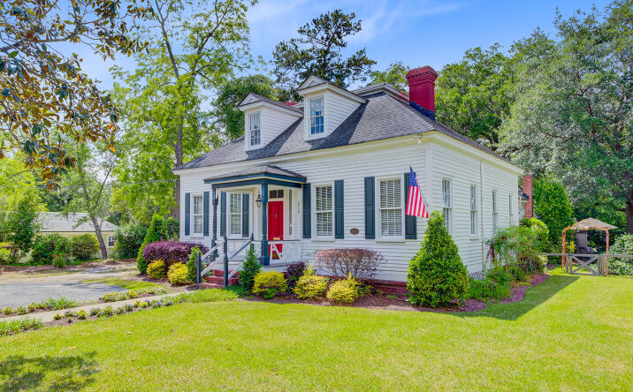Pictures of Mixed Use, Office property located at 318 N Magnolia Street, Summerville, SC 29483 for sales - image #1