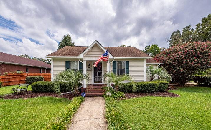 Pictures of Office, Retail property located at 111 Heatley Street, Moncks Corner, SC 29461 for sales - image #1