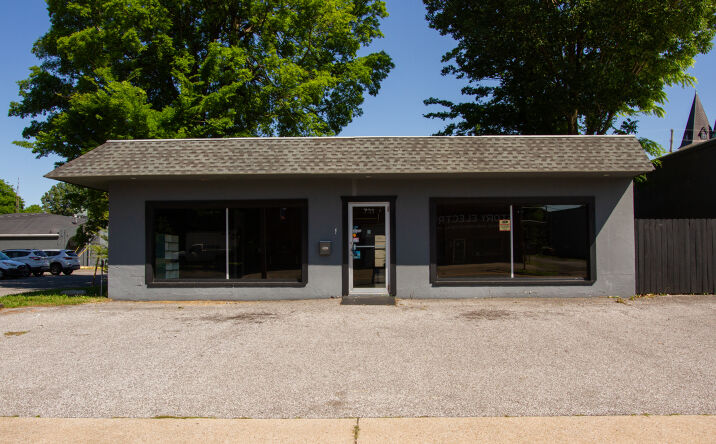 Pictures of Mixed Use, Office, Retail property located at 721 Kentucky Avenue, Paducah, KY 42003 for sales - image #1