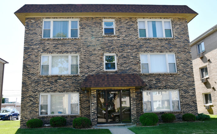 Pictures of Multifamily property located at 10918 S Keating Avenue, Oak Lawn, IL 60453 for sales - image #1