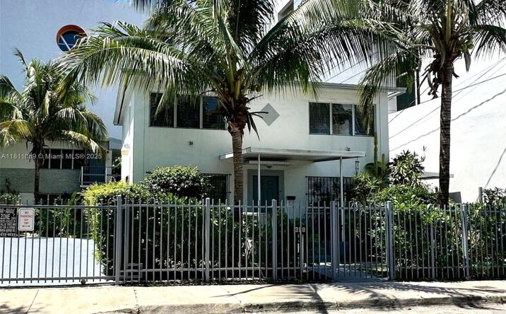 Pictures of Multifamily property located at 364 SW 11th St, Miami, FL 33130 for sales - image #1