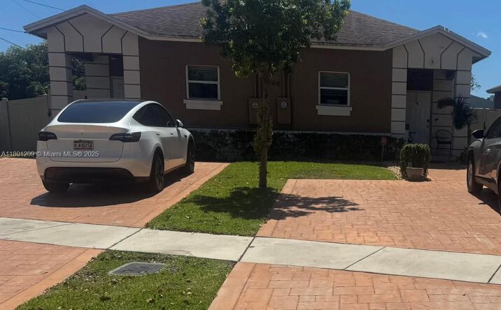 Pictures of Multifamily property located at 798 NE 43 ST, Oakland Park, FL 33334 for sales - image #1