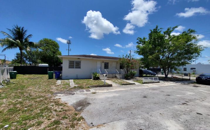Pictures of Multifamily property located at 640 - 642 NW 77th St, Miami, FL 33150 for sales - image #1