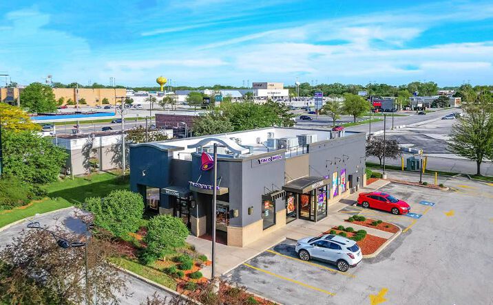 Pictures of Retail property located at 1435 River Oaks Dr, Calumet City, IL 60409 for sales - image #1