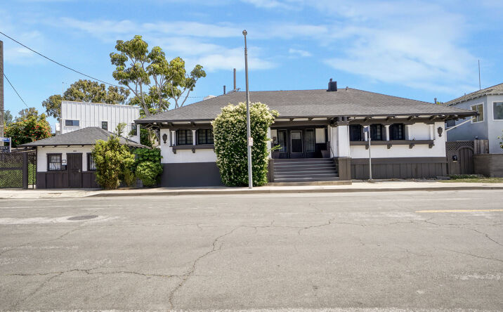 Pictures of Multifamily property located at 1300 Riviera Ave, Los Angeles, CA 90291 for sales - image #1