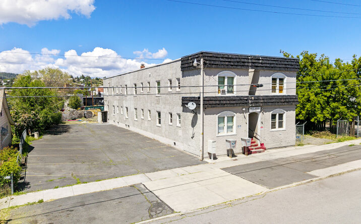 Pictures of Multifamily property located at 224 S Broad St, Klamath Falls, OR 97601 for sales - image #1