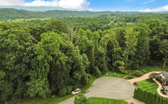 Pictures of Land, Multifamily property located at TBD Stonewall Ridge Lot #31, Bristol, VA 24202 for sales - image #1