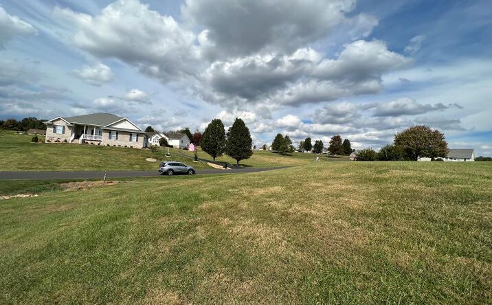 image of property at COUNTY CORK Bristol VA 24202