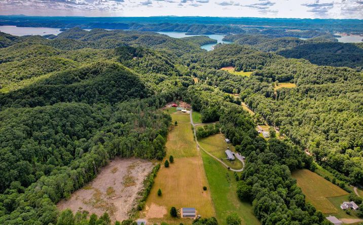 Pictures of Land, Multifamily property located at 424 Rust Road, Bristol, TN 37620 for sales - image #1