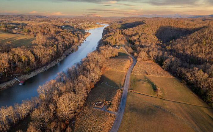 Pictures of Land property located at 23001 Moonshine Drive, Abingdon, VA 24210 for sales - image #1