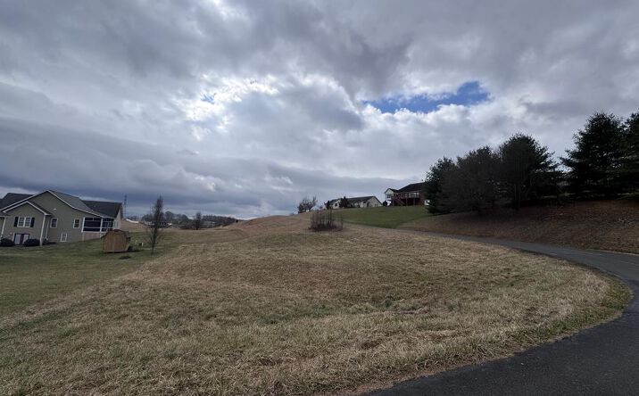 Pictures of Land, Multifamily property located at TBD Chase Lane, Abingdon, VA 24210 for sales - image #1