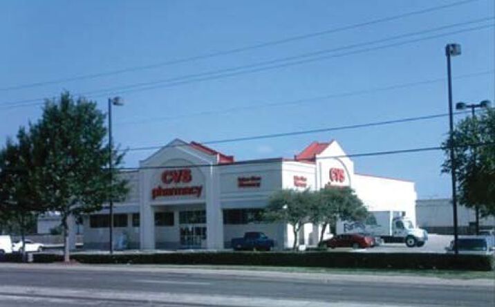 Pictures of Retail property located at 1811 E Arkansas Ln, Arlington, TX 76011 for sales - image #1