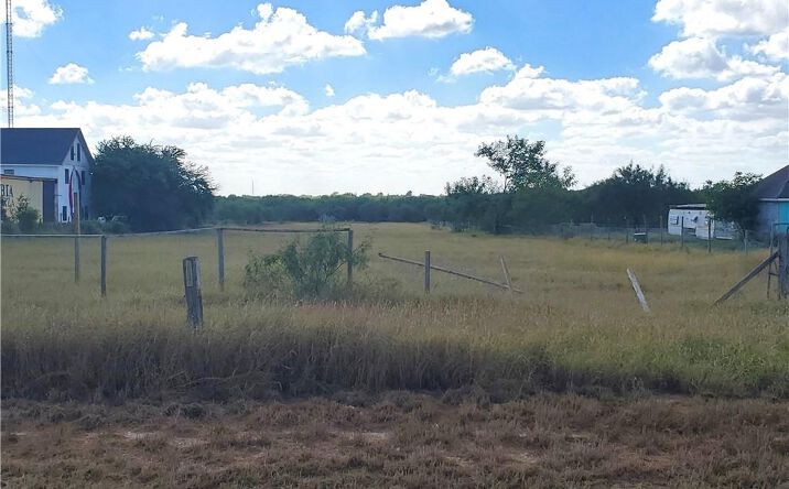 Pictures of Land, Multifamily property located at 38319 Mile 7 Road N, Penitas, TX 78576 for sales - image #1