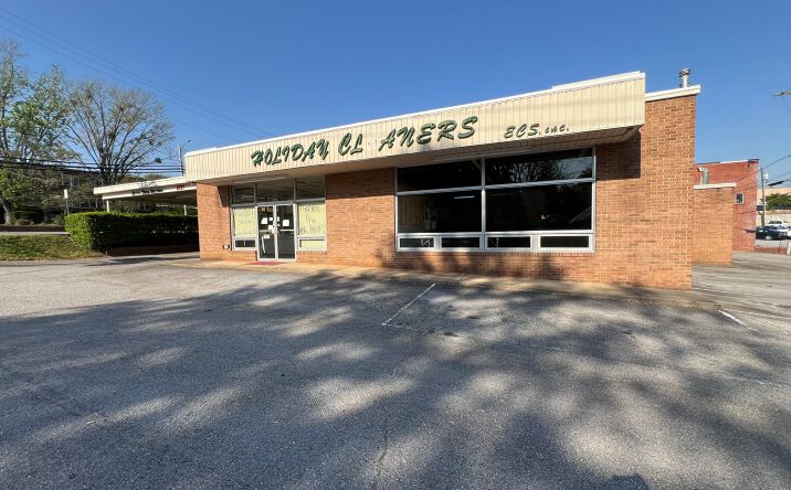 Pictures of Office, Retail property located at 166 Logan St, Marion, NC 28752 for sales - image #1