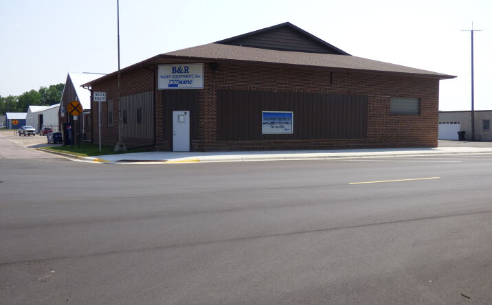 Pictures of Office, Retail property located at 106 N Renville St, Winthrop, MN 55396 for sales - image #1