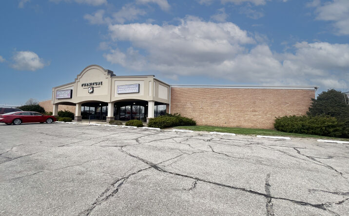 Pictures of Industrial, Mixed Use, Retail property located at 904 W North St, Kendallville, IN 46755 for sales - image #1